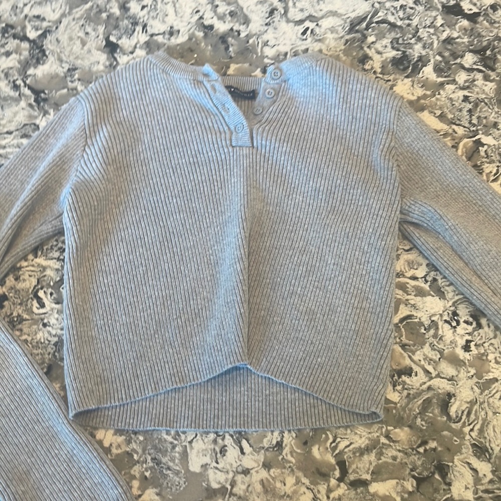 Brandy Melville sweater